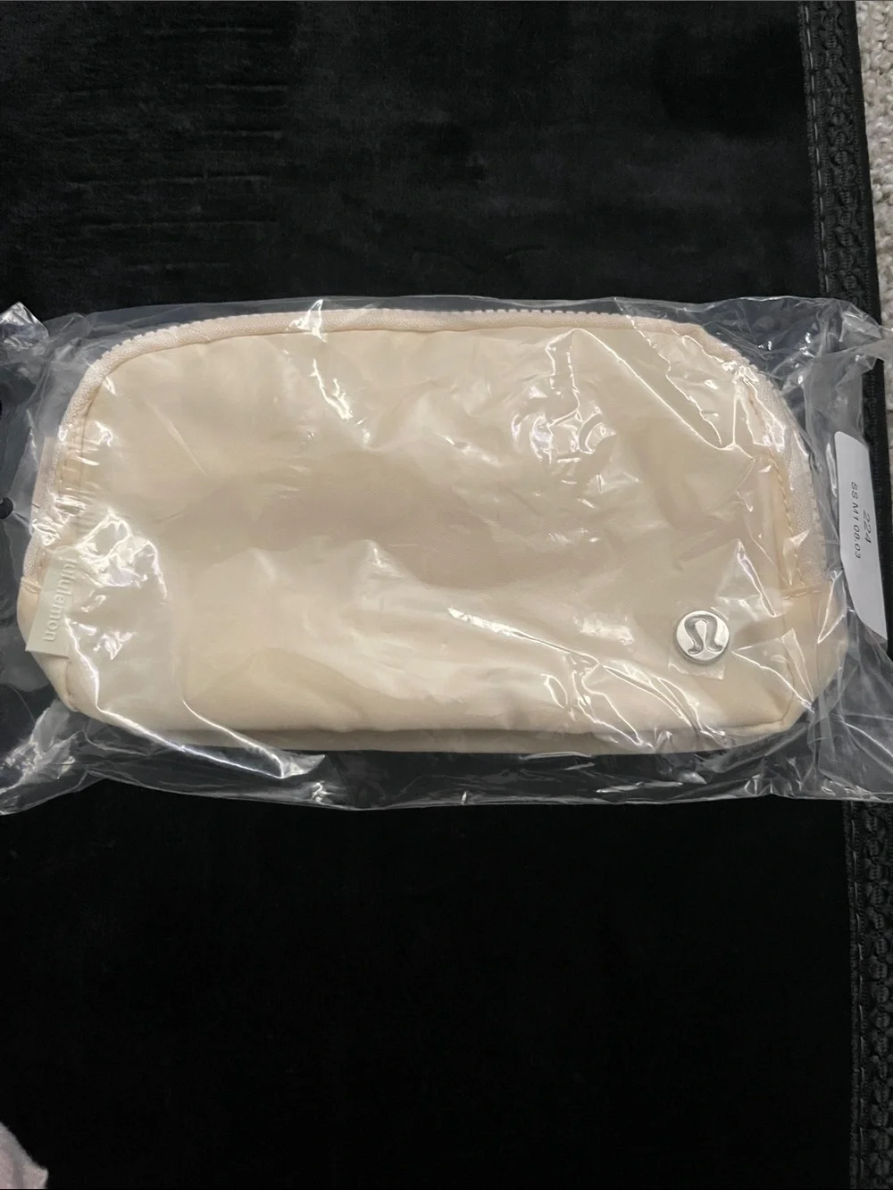 lululemon athletica Cream Crossbody Pouch - Lightweight Everyday Carry